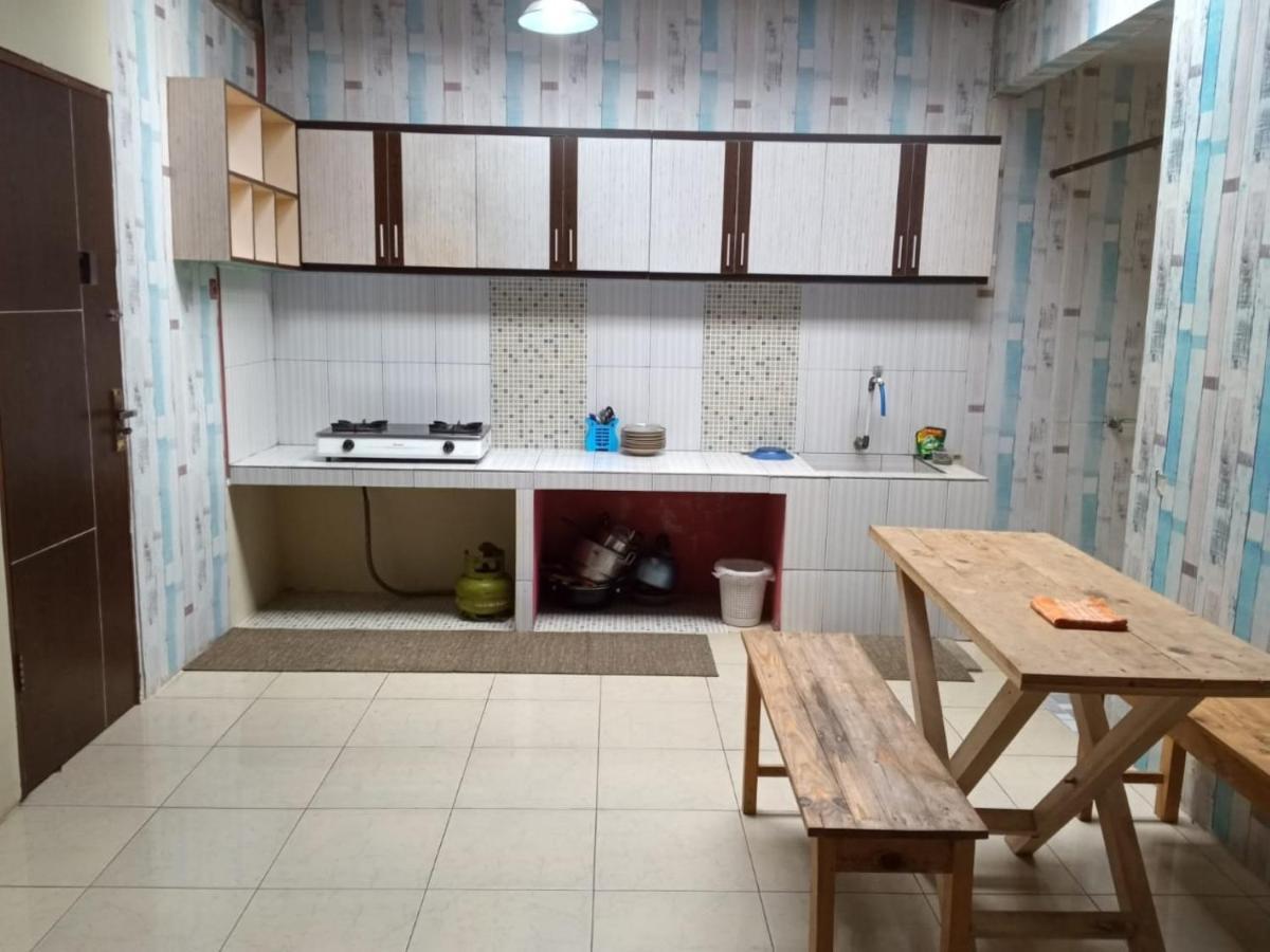 Penginapan Rudi Syariah Бантул Екстериор снимка